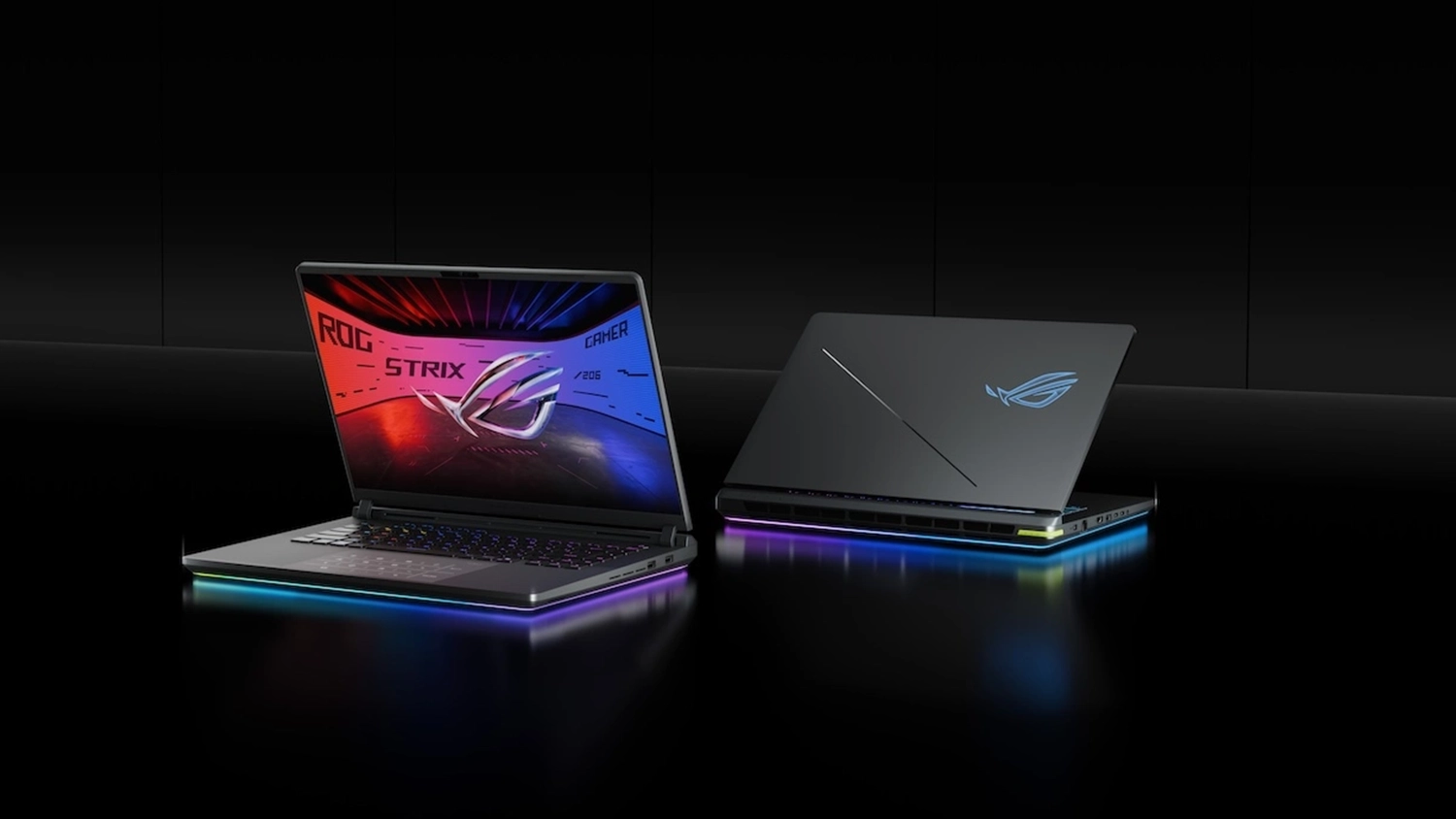 Tmavé pozadí s notebooky ASUS