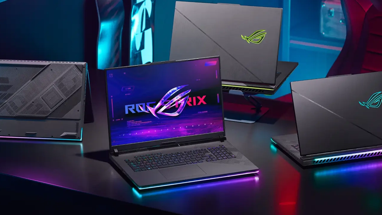 Herní prostředí s notebooky ASUS