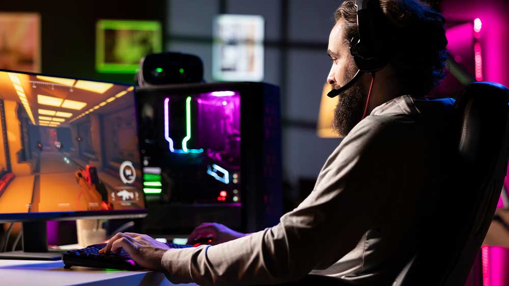 Hráč PC her s myší_02