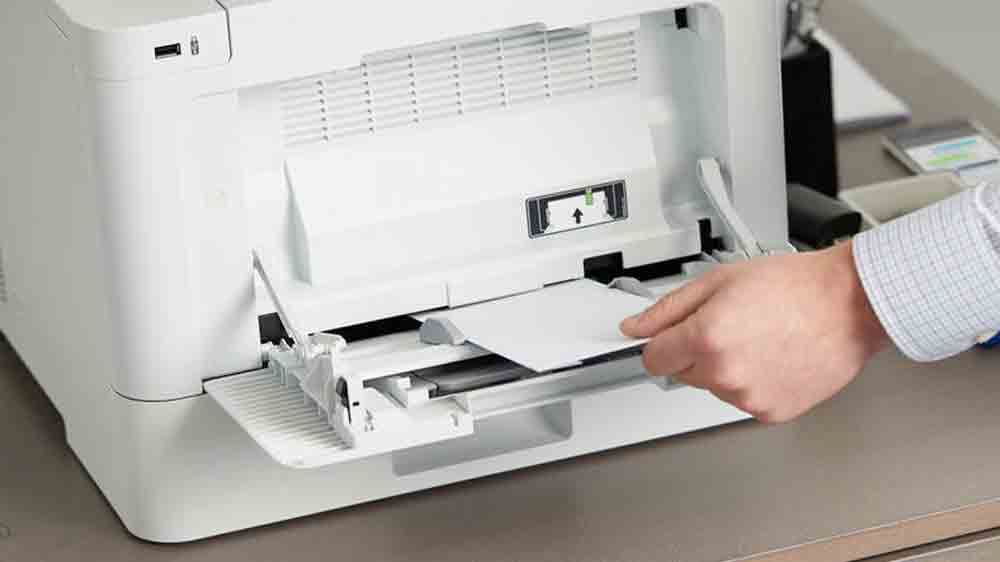 Tisk na ob&aacute;lku s tisk&aacute;rnou Brother MFC-L8900CDW_03