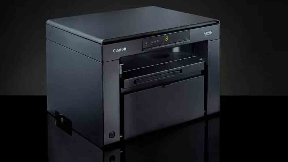 Laserová tiskárna Canon i-SENSYS MF3010 na černém pozadí_02