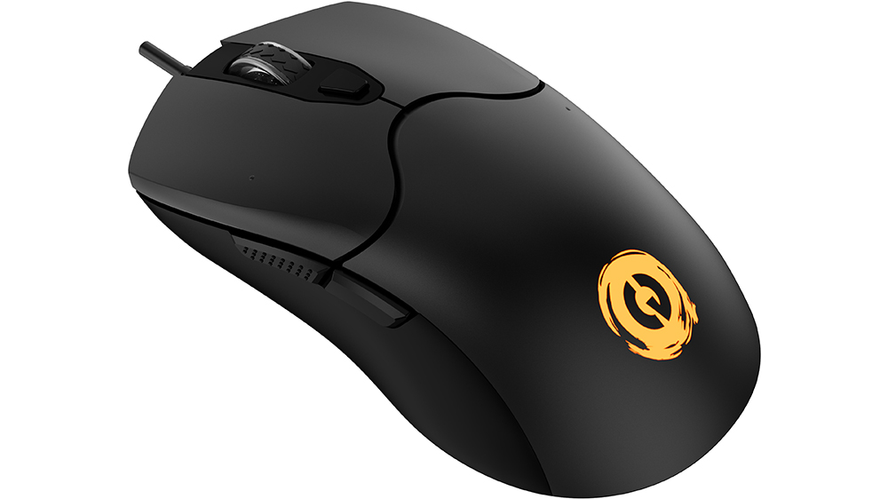 Gaming mouse Canyon Accepter GM-211 v akci při hran&iacute;, demonstruj&iacute;c&iacute; přesnost optick&eacute;ho senzoru a ergonomick&yacute; tvar