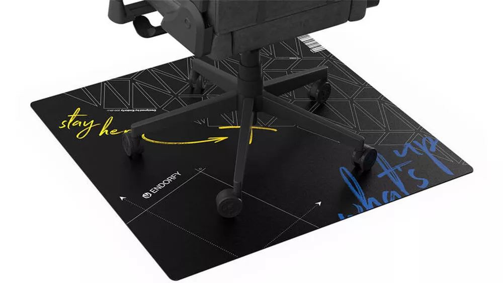 Podložka pod stoličku Endorfy Floor Pad FP90S na bielom pozadí zobrazujúca celkový dizajn