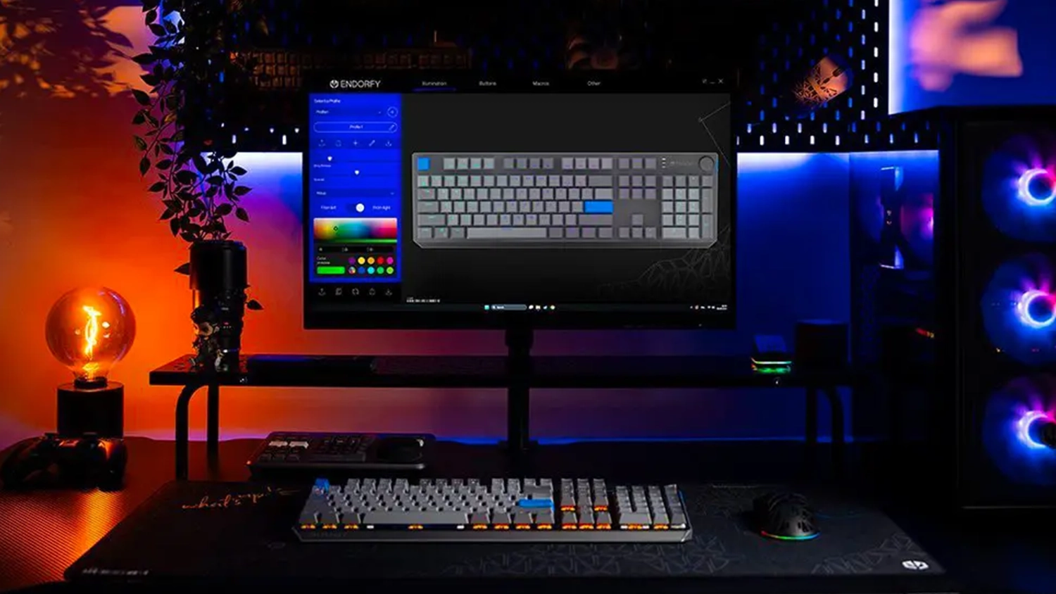 Klávesnice Endorfy Thock V2 Wireless US na pracovním stole