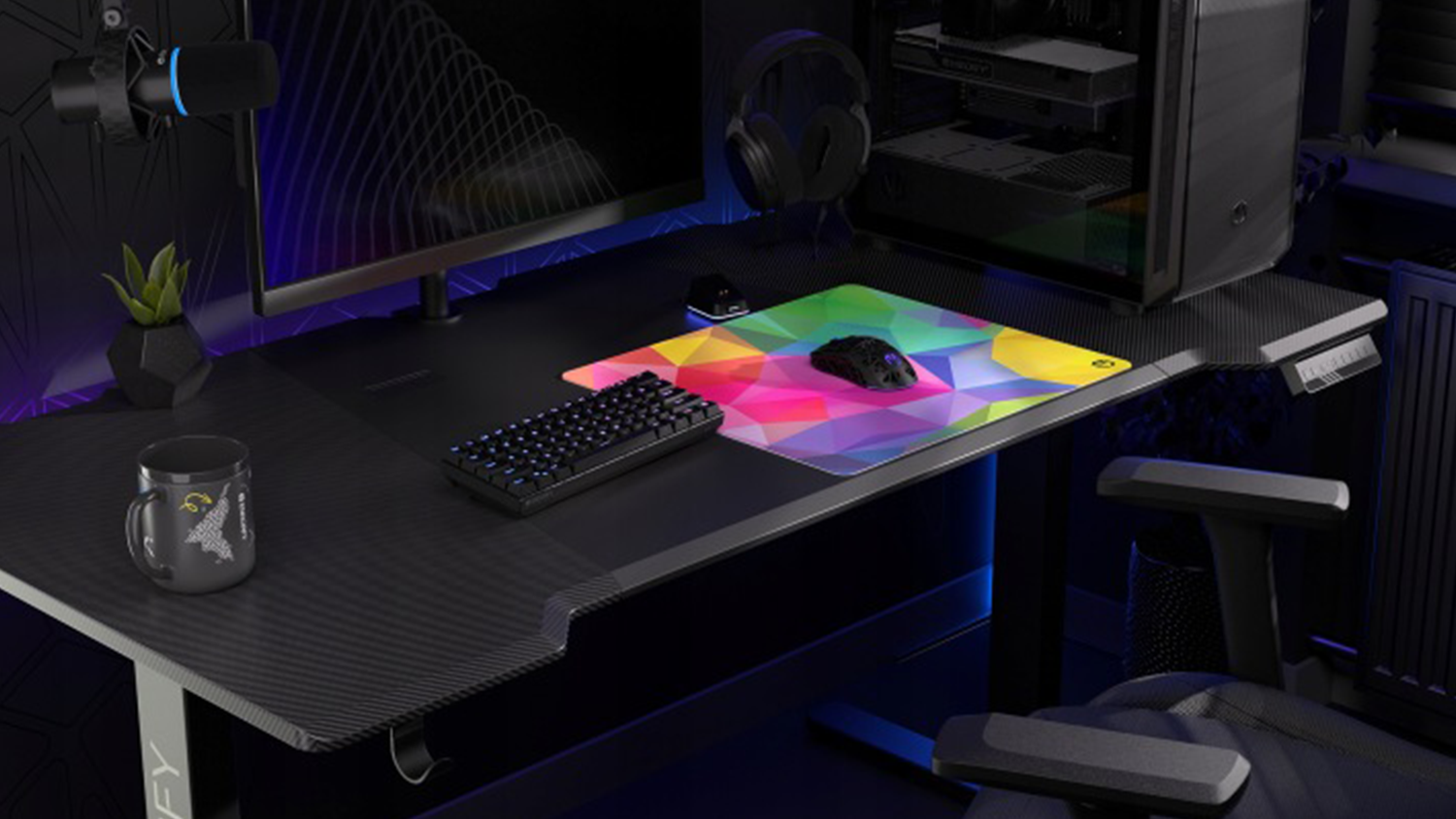 Podložka pod my&scaron; Endorfy Crystal Spectrum L EY6B011 na hern&iacute;m stole