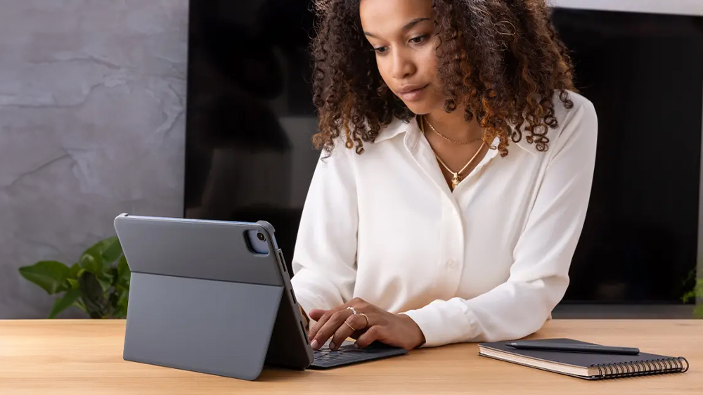 Pouzdro na tablet Epico pro Apple iPad Pro 11 palců šedé jako stojan_03
