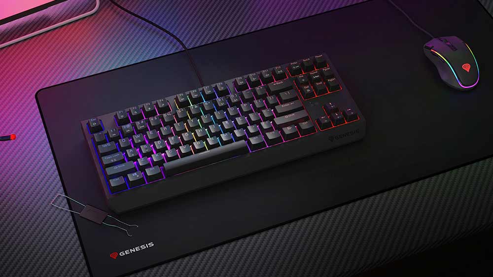Mechanická klávesnice Genesis Thor 230 na podložce s myší_02