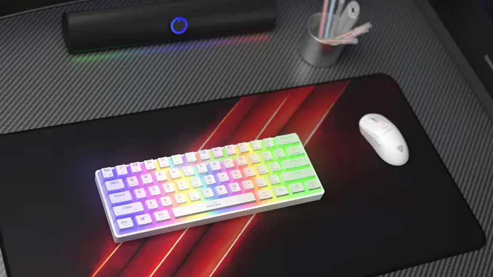 Herní klávesnice Genesis THIR 660 G2 US na stole_03