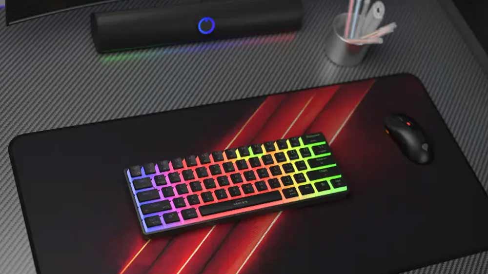 Herní klávesnice Genesis THIR 660 G2 US na stole_03