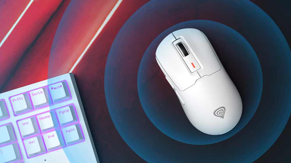 Herní myš GENESIS Zircon 660 Pro na stole vedle herní klávesnice_02