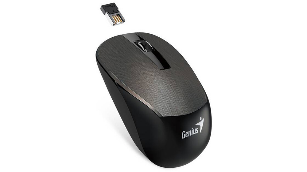 Myš Genius NX-7015 v ergonomickém provedení demonstrující lehkou konstrukci a komfortní používání