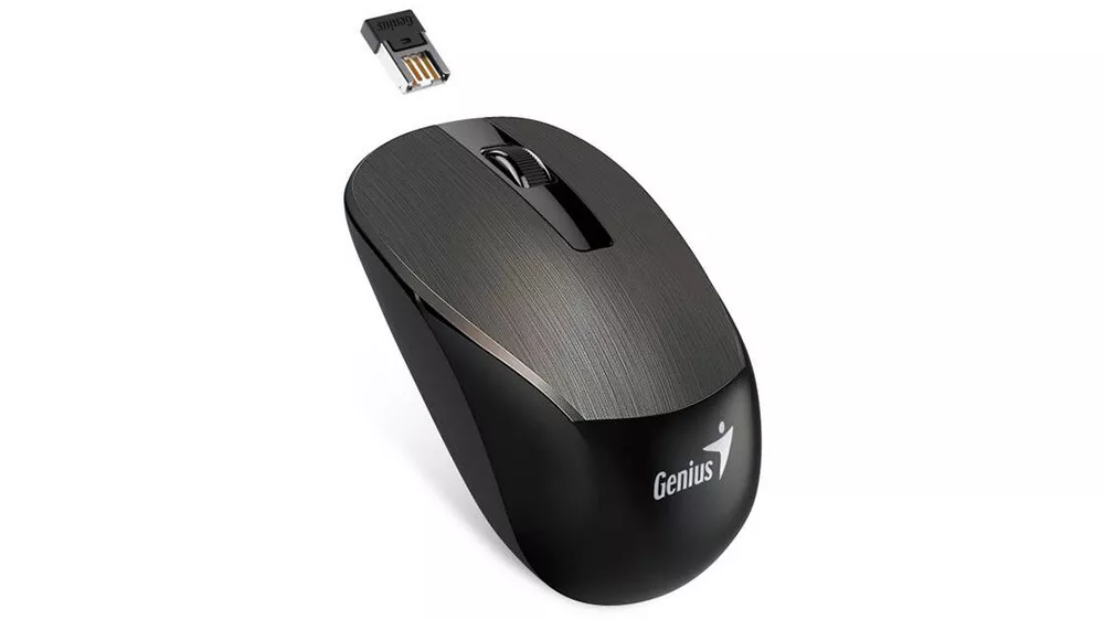 Myš Genius NX-7015 v ergonomickom prevedení demonštrujúca ľahkú konštrukciu a komfortné používanie