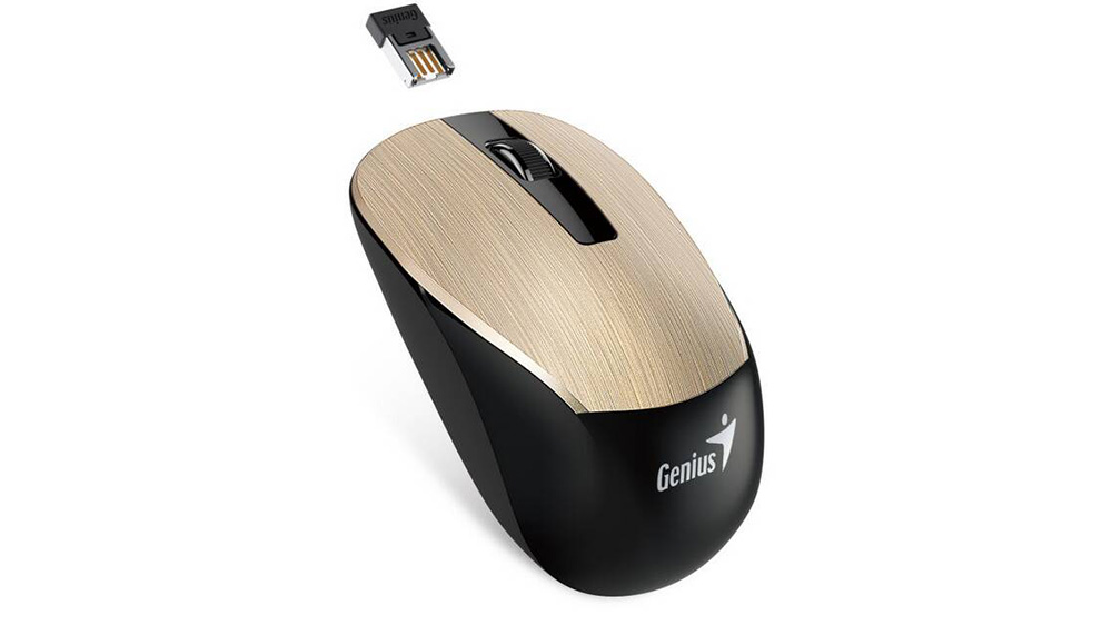 Bezdr&aacute;tov&aacute; my&scaron; Genius NX-7015 Gold v použ&iacute;v&aacute;n&iacute;, demonstruj&iacute;c&iacute; přesnost optick&eacute;ho sn&iacute;mače na různ&yacute;ch povr&scaron;&iacute;ch