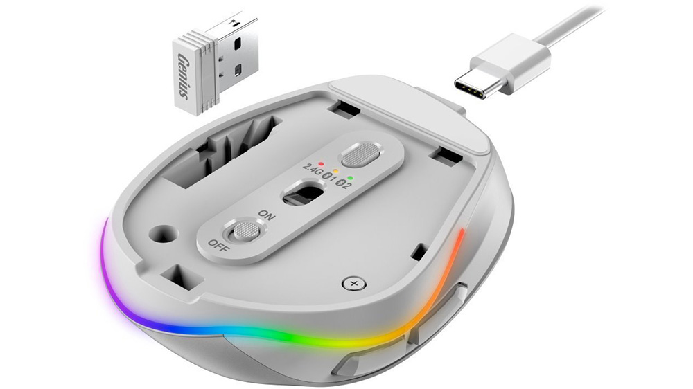 Myš Genius Ergo 9000S Pro Pearl White demonstrující barevné RGB podsvícení a funkční tlačítka včetně přepínače DPI