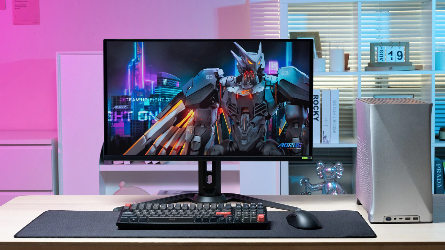 Počítačová zostava s monitorom GIGABYTE AURUS