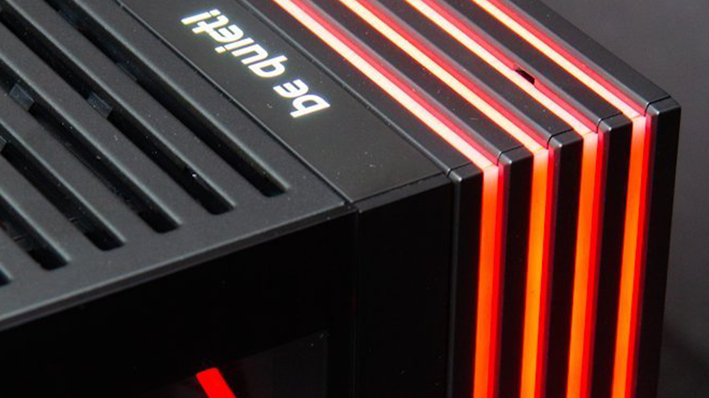 Detail na logo poč&iacute;tače skř&iacute;ně Be quiet!