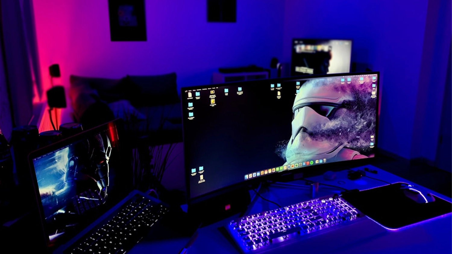 Hern&iacute; kout s fialov&yacute;m podsv&iacute;cen&iacute;m_02