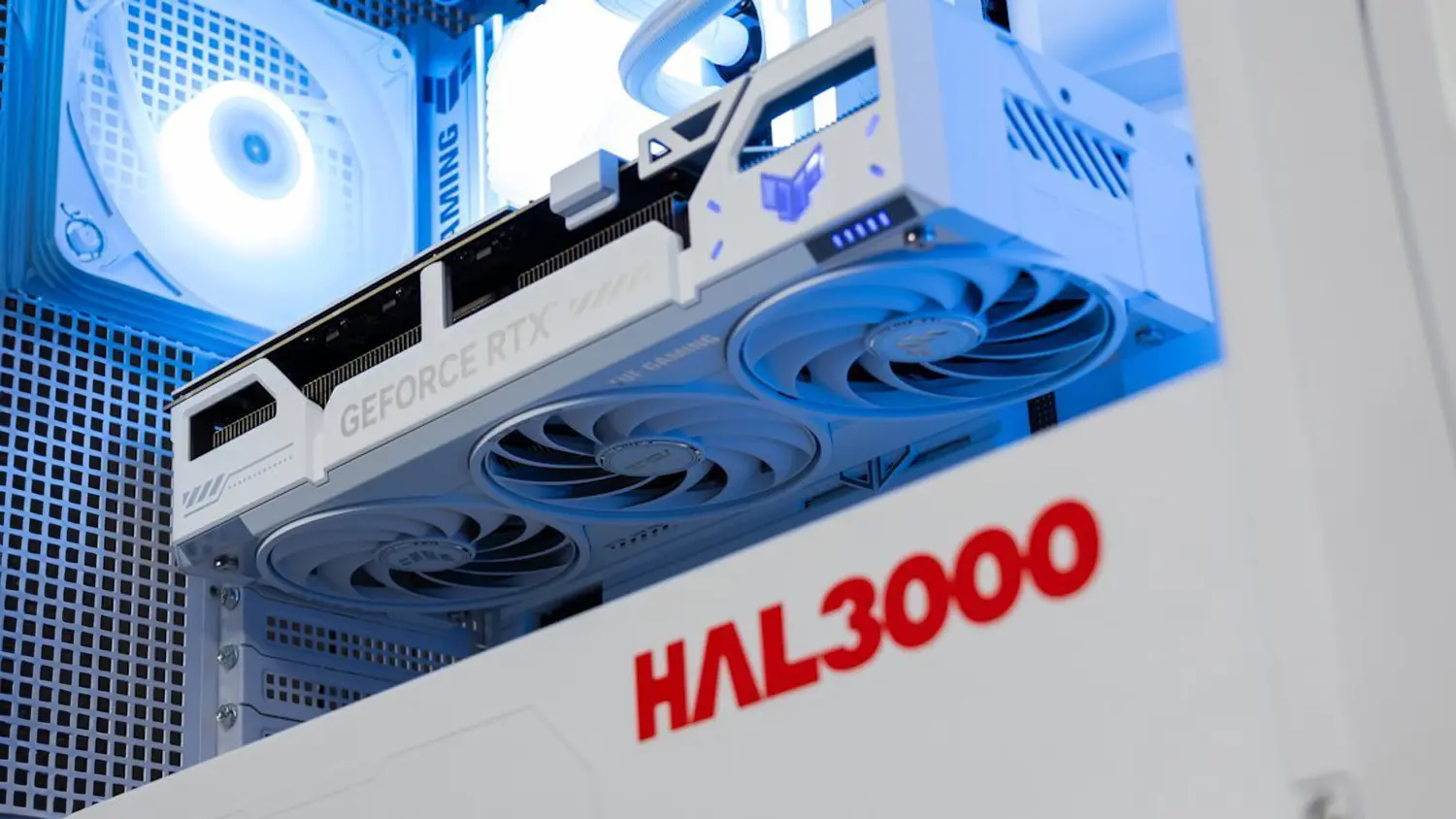 Grafika v poč&iacute;tači HAL 3000 Alfa Gamer BTF White