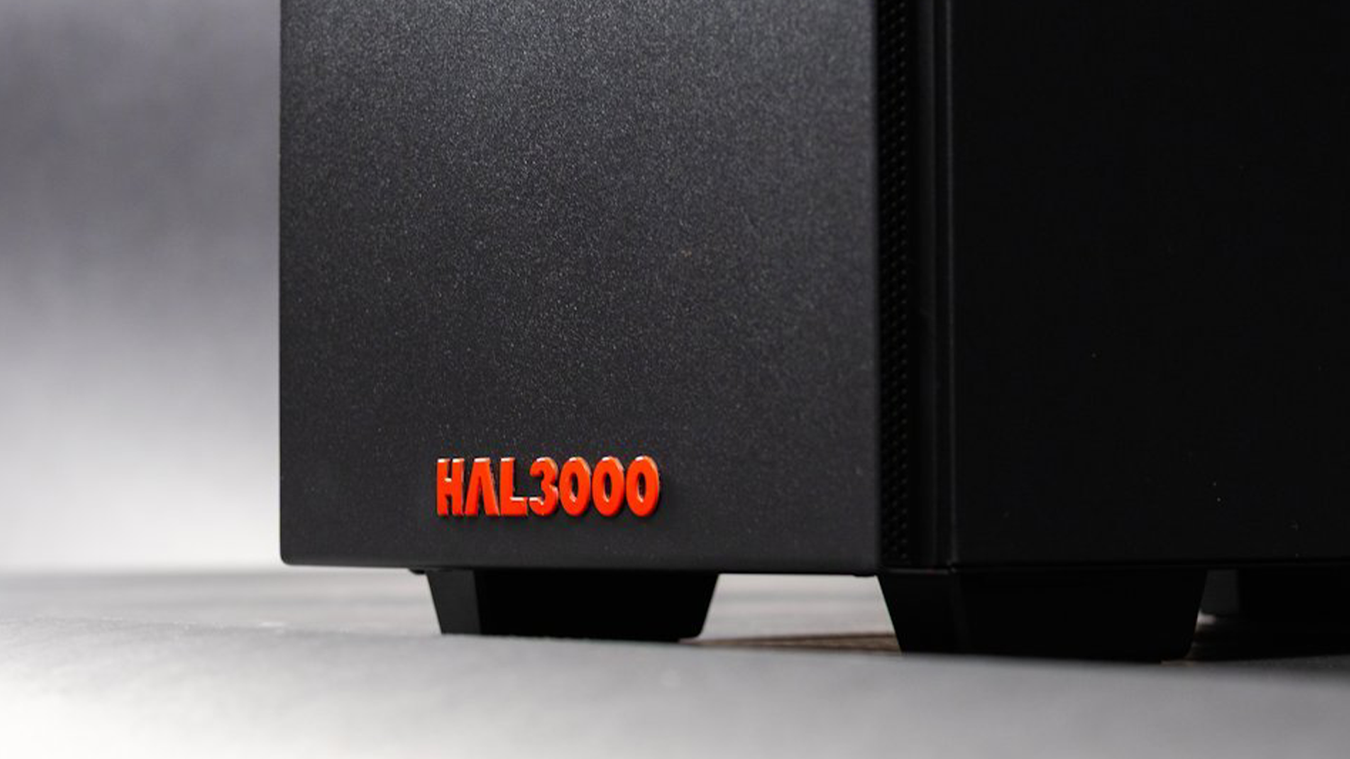 Detail na logo počítače HAL3000 Online Gamer