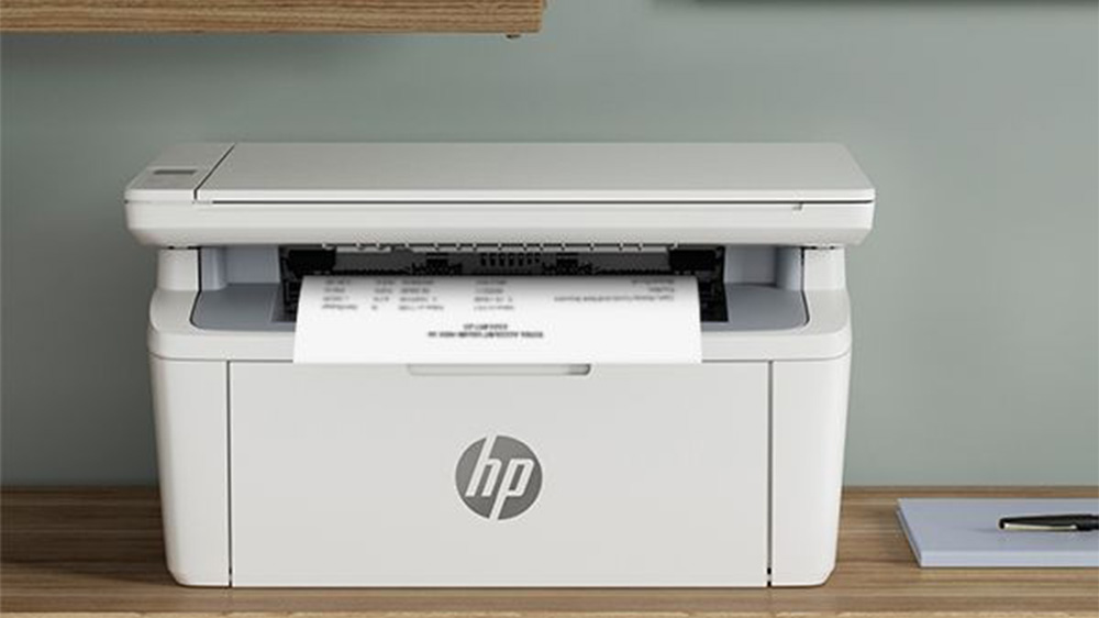 Laserov&aacute; tisk&aacute;rna HP MFP M140w v kancel&aacute;ři_02