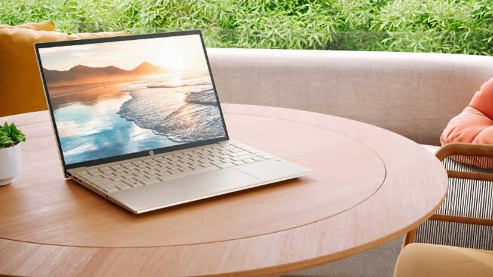 Stolek s notebookem HP Pavilion Aero_02