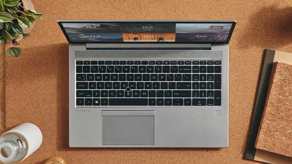 Pracovní deska s notebookem HP EliteBook 835 G11_02