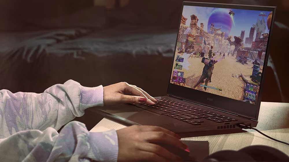 Hraní na notebooku HP OMEN 17-db0002nc_03