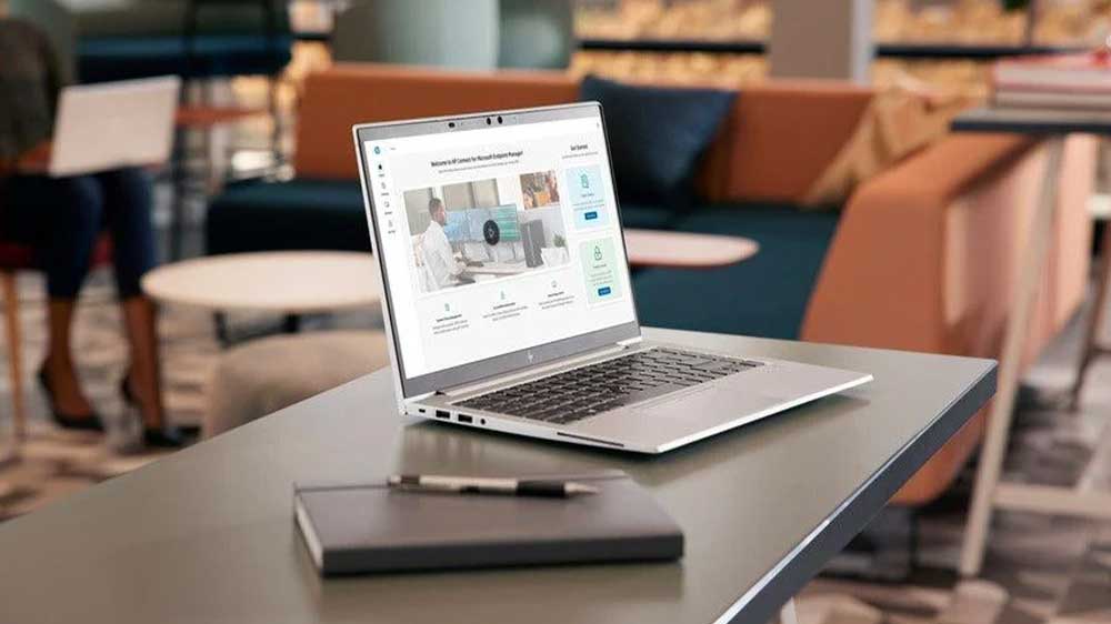 Kancelář s notebookem HP EliteBook 845 G11_02