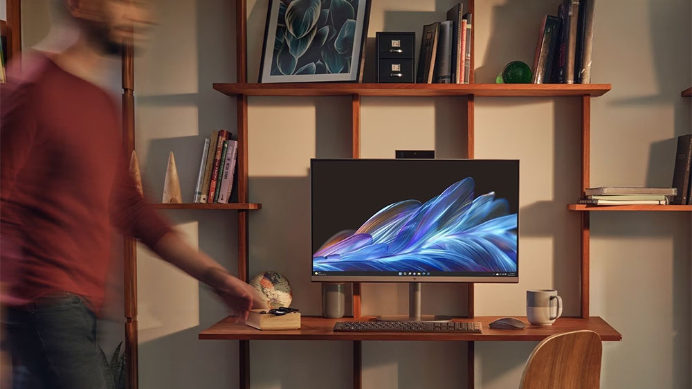 Muž procházející před HP All-in-One_04