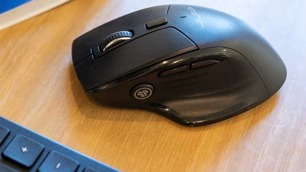 Bezdrátová myš JLAB JBuds na pracovním stole_02