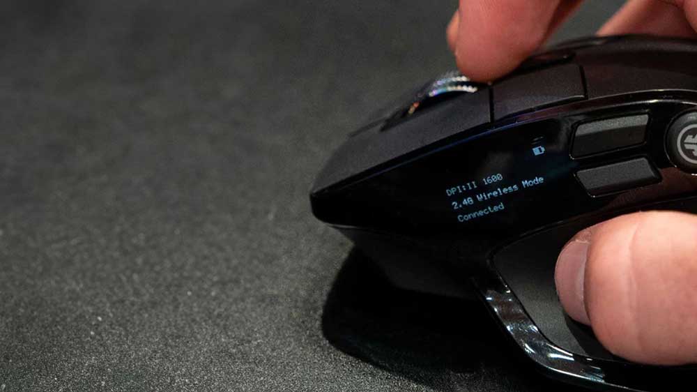 Bezdrátová myš JLAB Epic s displejem na boční straně_04