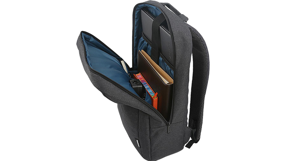 Otevřený batoh na notebook Lenovo B210 s věcmi uvnitř_02