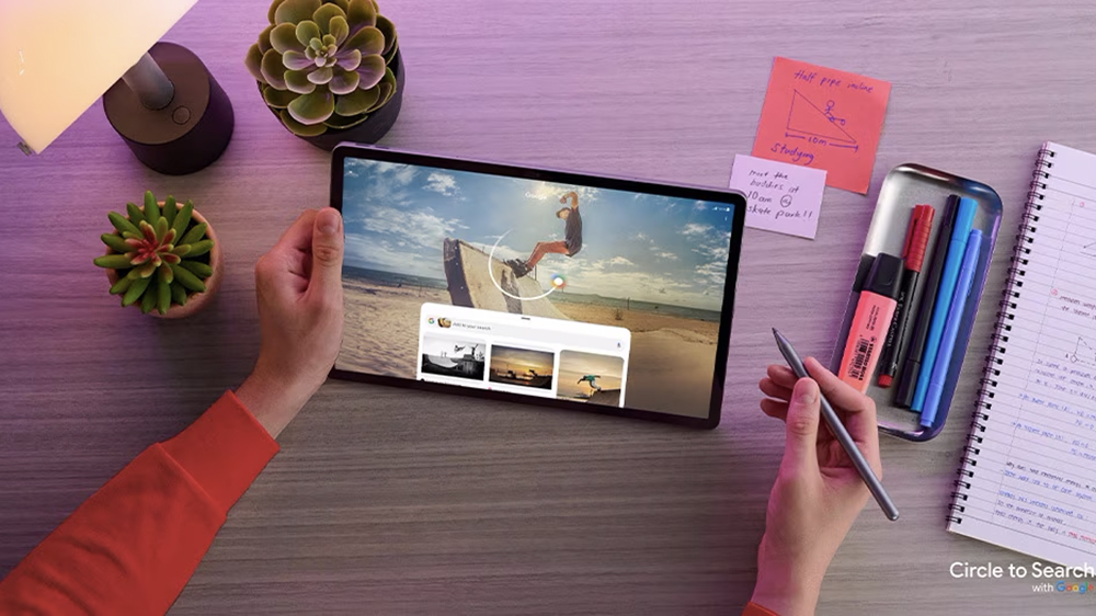 Stůl s pen&aacute;lem a tabletem Lenovo Idea Tab Pro_02