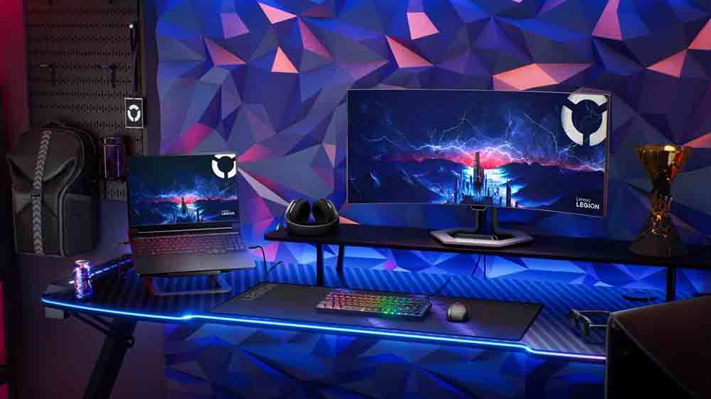 Herní notebook Lenovo Legion Pro 7 na herním stole_05