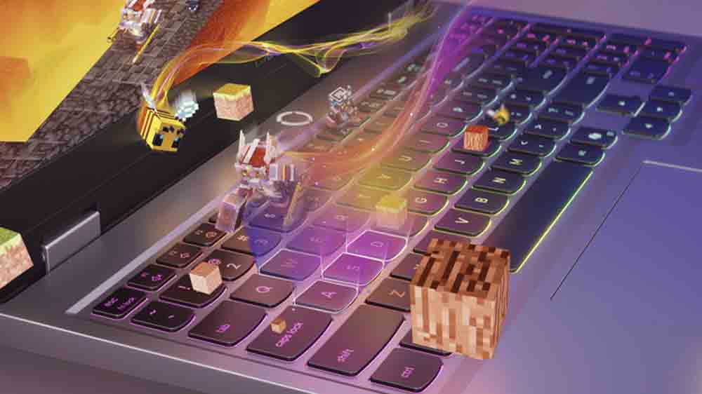 Záběr na klávesnici Lenovo LOQ 15IRX10 s minecraft kostkami_03