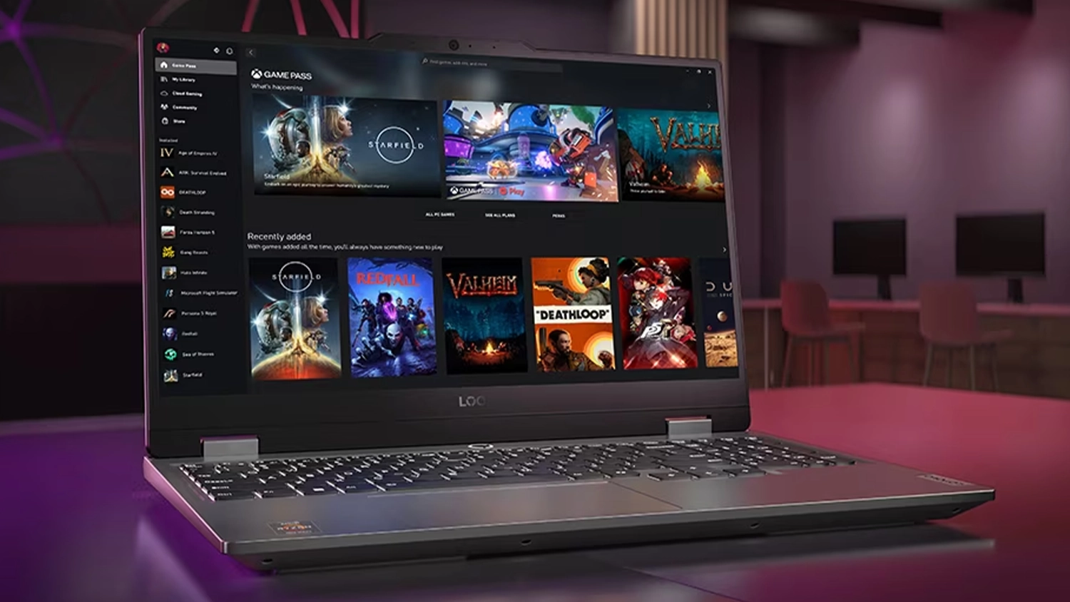 Notebook Lenovo LOQ 15ARP9 s knižnicou hier na stole