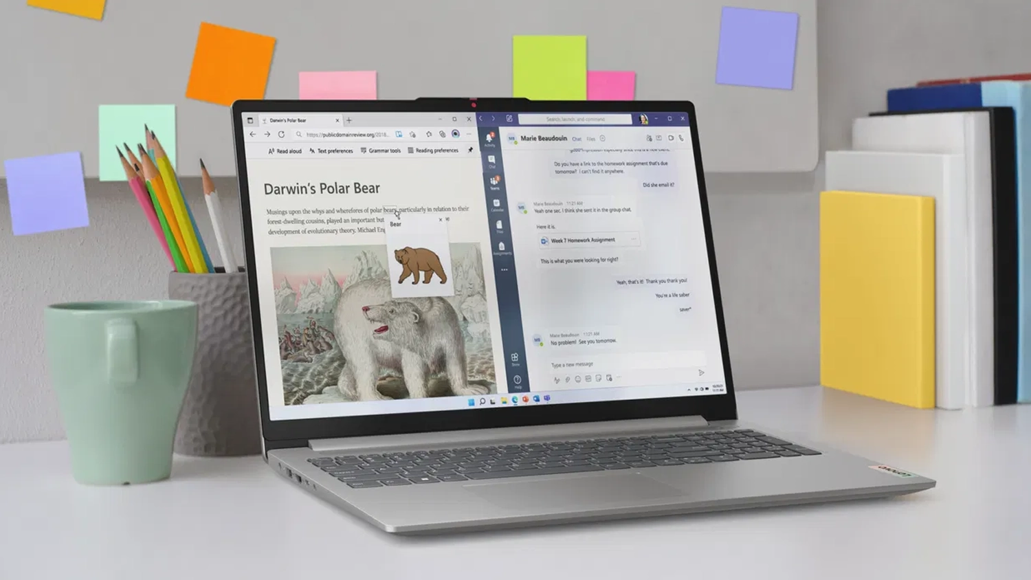 Notebook Lenovo IdeaPad Slim 3 na pracovnom stole