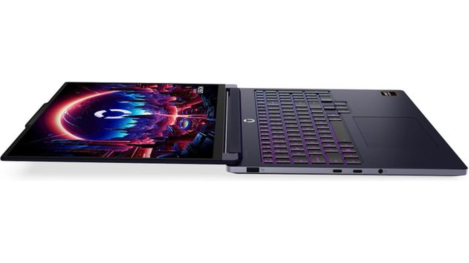 Plně rozevřen&yacute; notebook Lenovo Legion 7