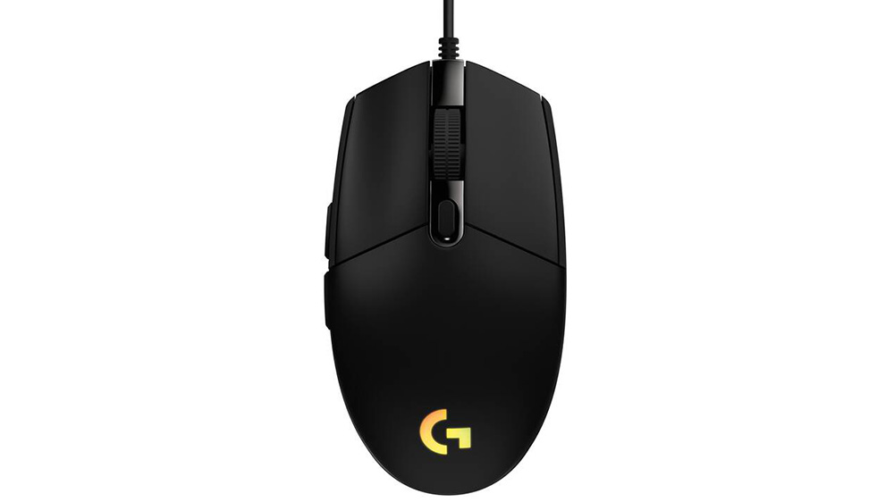 Hern&iacute; my&scaron; Logitech G102 LIGHTSYNC na b&iacute;l&eacute;m pozad&iacute; zobrazuj&iacute;c&iacute; celkov&yacute; design s ergonomick&yacute;m tvarem