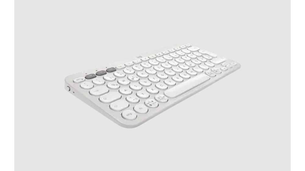 Sada klávesnice s myšou Logitech Pebble 2 Combo 920-012240 pri tichej práci v kancelárii vďaka technológii Silent Touch