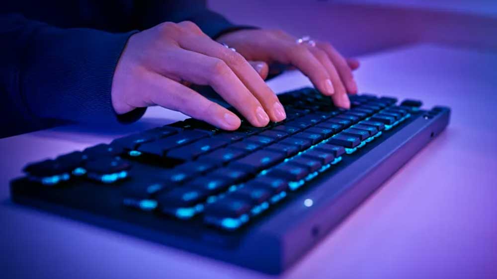 Hern&iacute; kl&aacute;vesnice Logitech G515 TKL_02