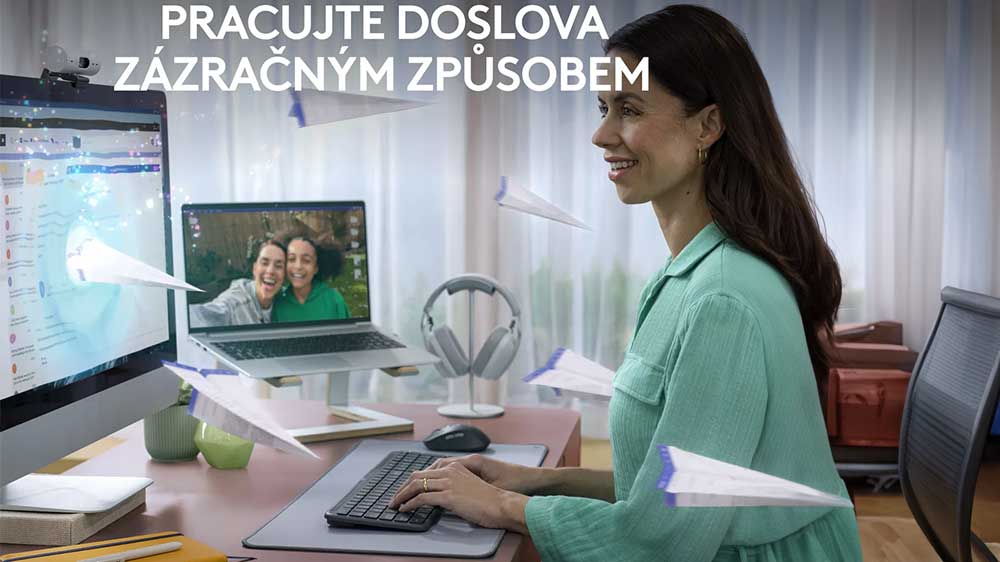 Žena pracuje u počítače s bezdrátovým setem klávesnice + myš Logitech Signature Slim Combo MK950_02
