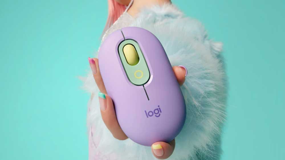 Ruka ukazující bezdrátovou myš Logitech POP with emoji_02