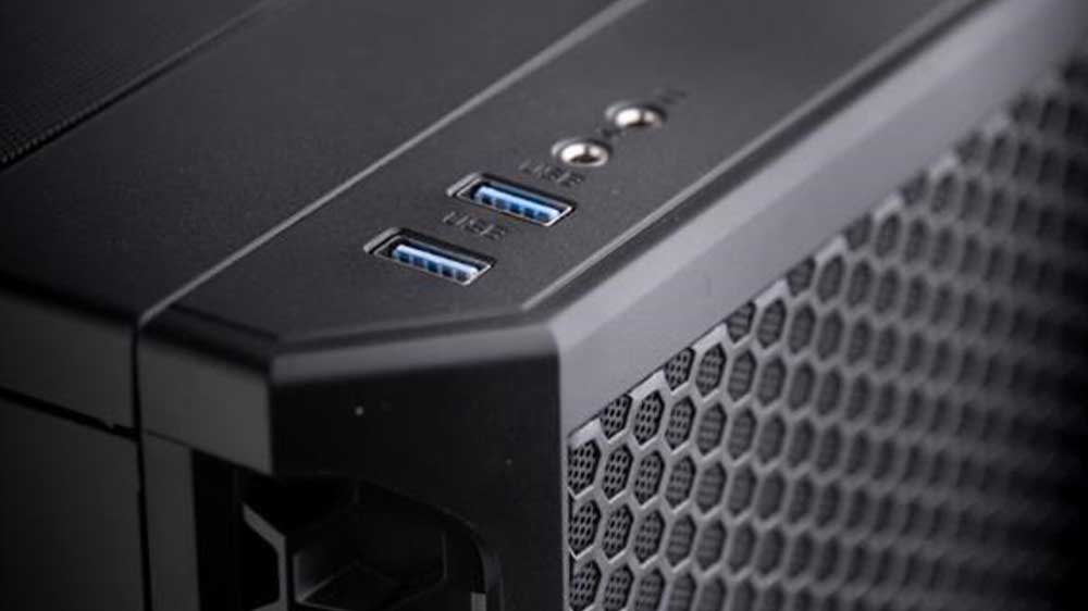 Porty počítače LYNX Challenger i5_04