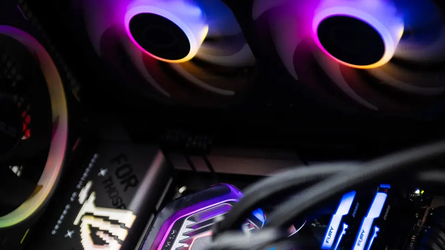 Lynx Challenger Ultra 9 RTX 5090 (10463157) (10463157) | Planeo