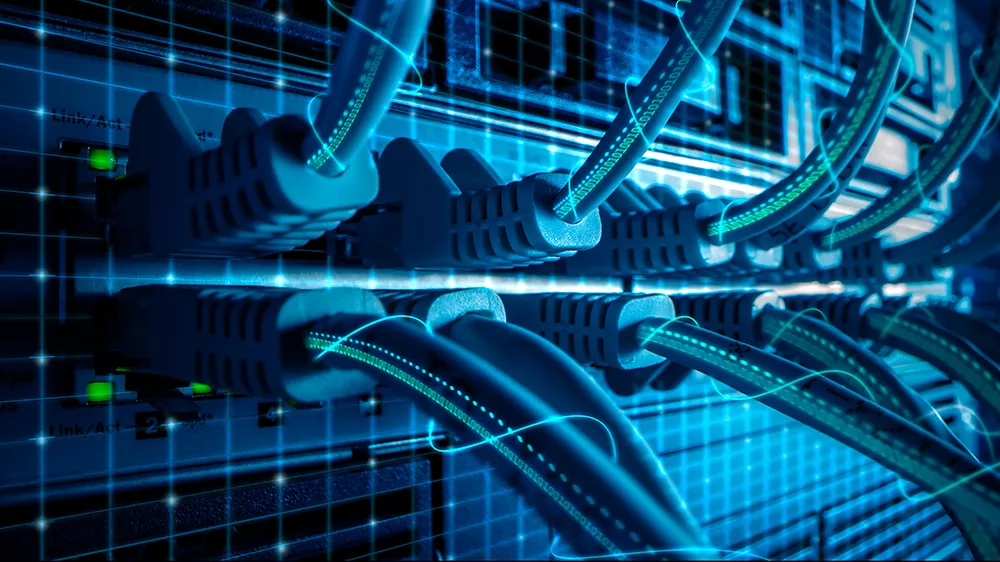 zapojené ethernet kabely s modrým světlem