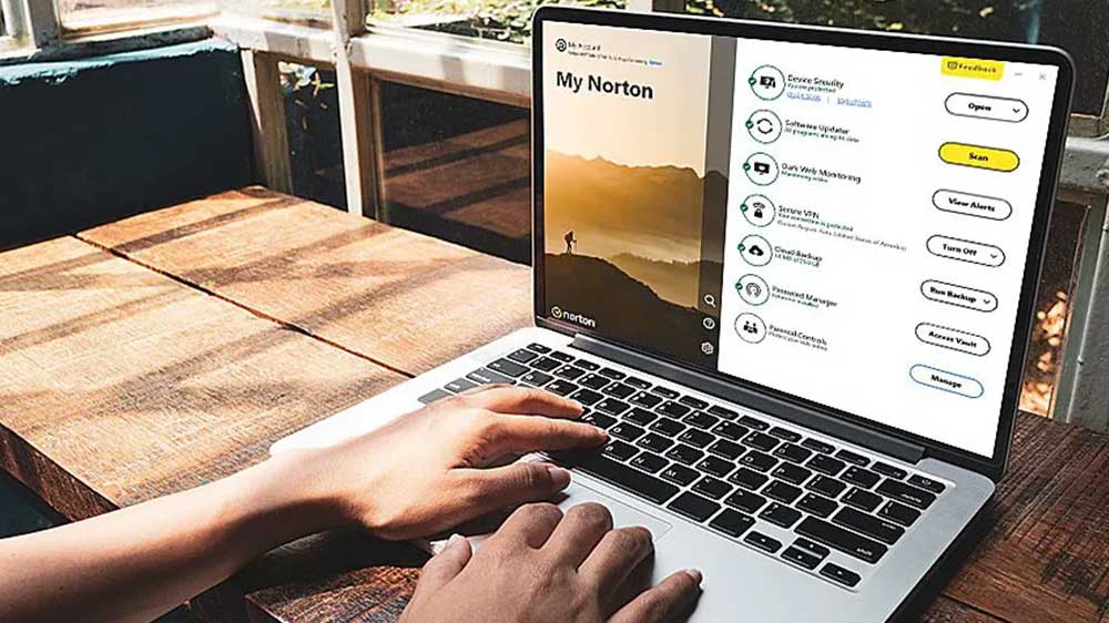 Počítač se softwarem Norton AntiVirus Plus na zařízeních_02