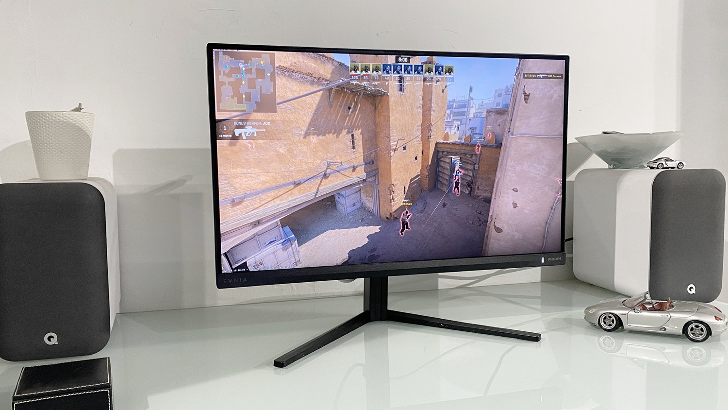 LED monitor Philips 27M2N3800A/00 vedle zvukov&yacute;ch beden