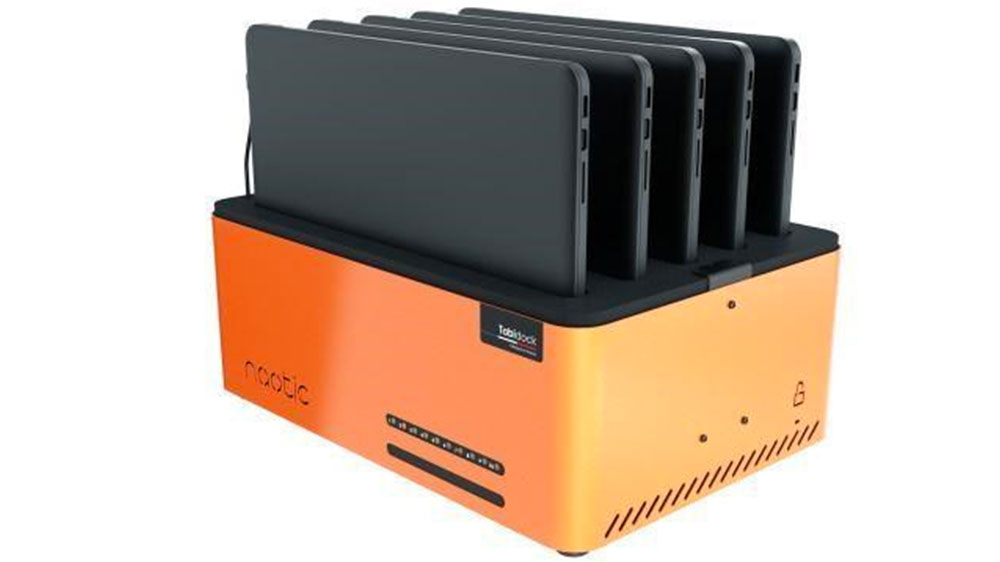 Nabíjecí stanice PORT Naotic Tabidock P5 s notebooky uvnitř_01