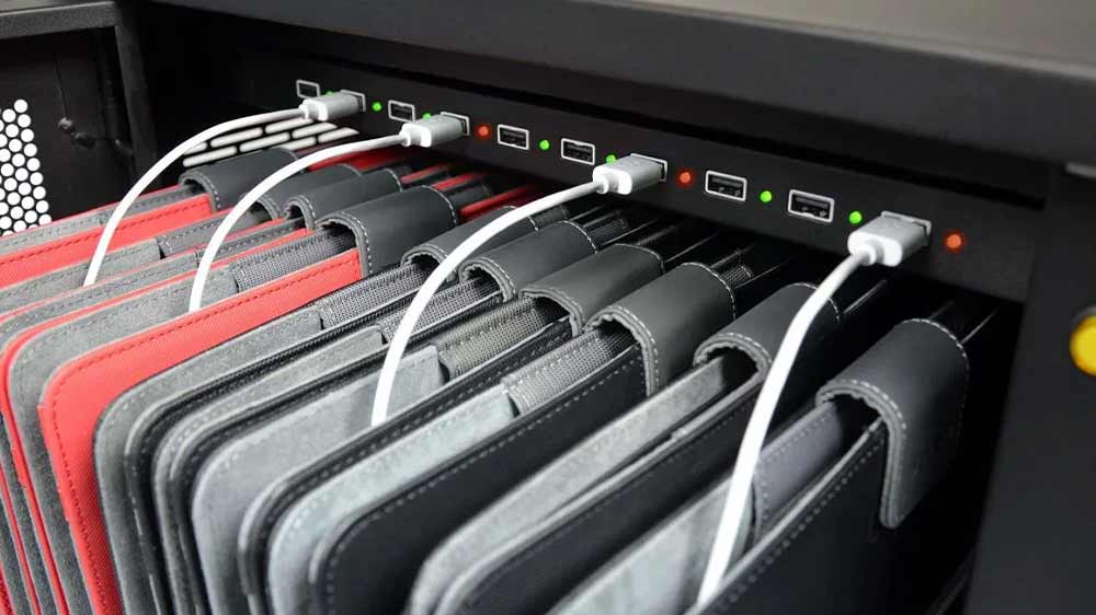 Detail nabíjení notebooků_02